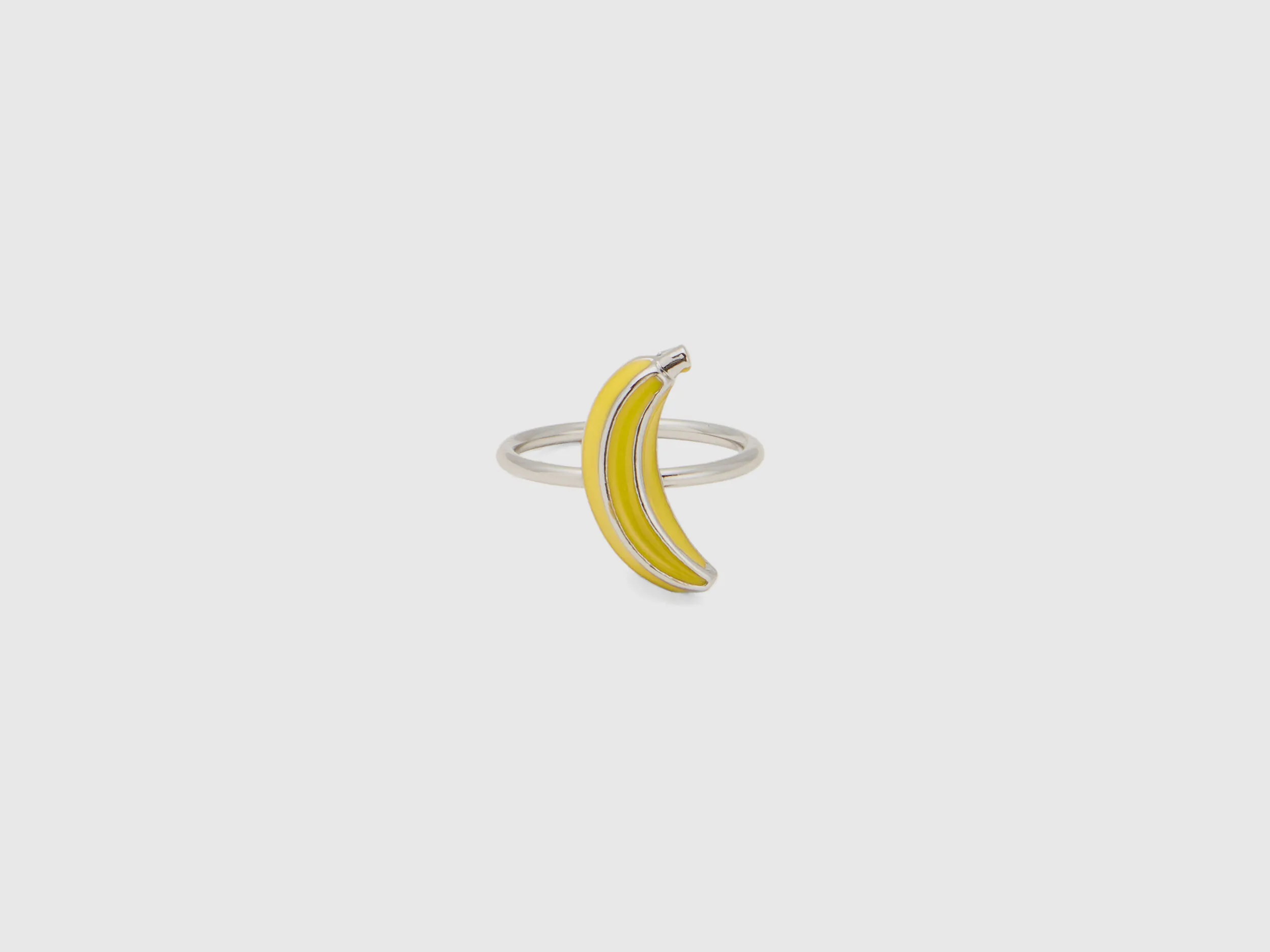 Anillo con plátano amarillo