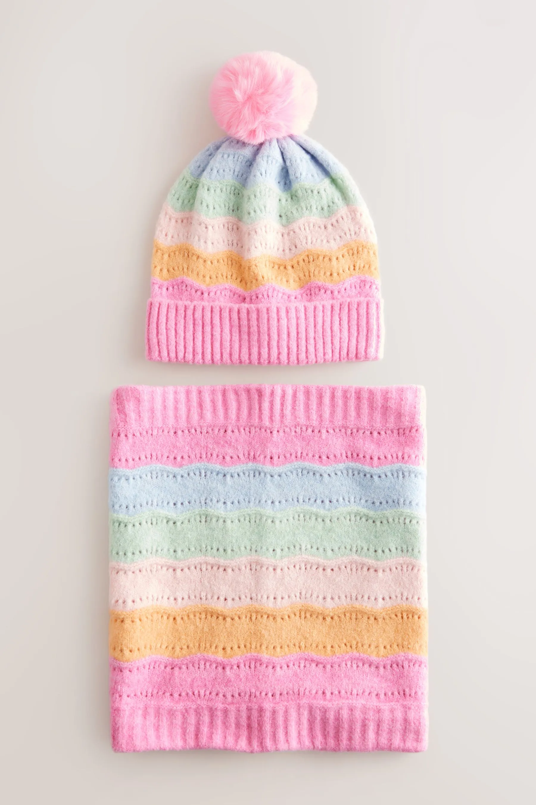 ARCOíRIS MULTICOLOR  HAT AND SNOOD SET (116YRS)