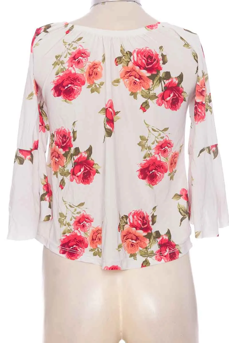 BLUSA COLOR BLANCO  CLOSEANDO