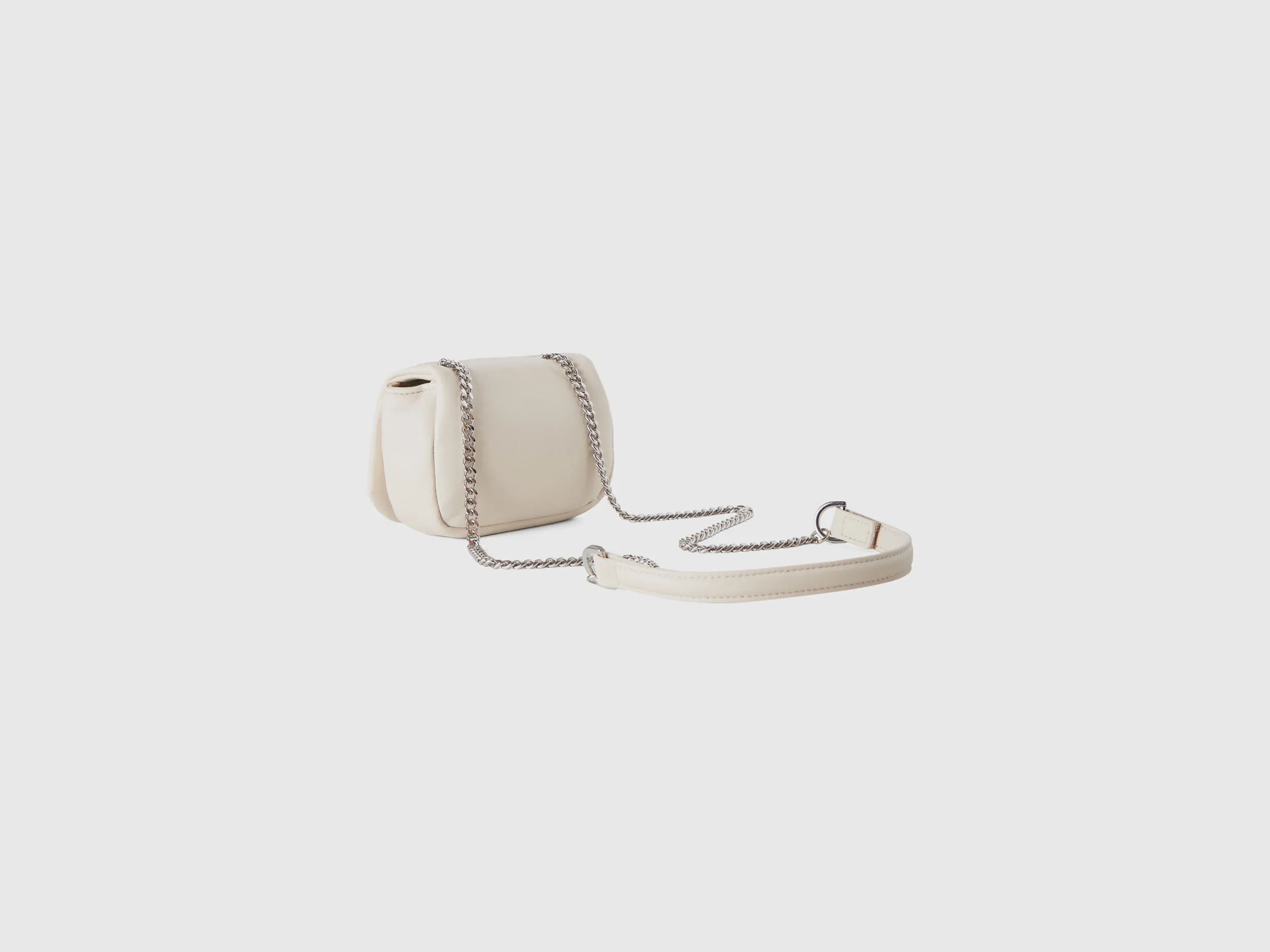 Bolso acolchado con bandolera