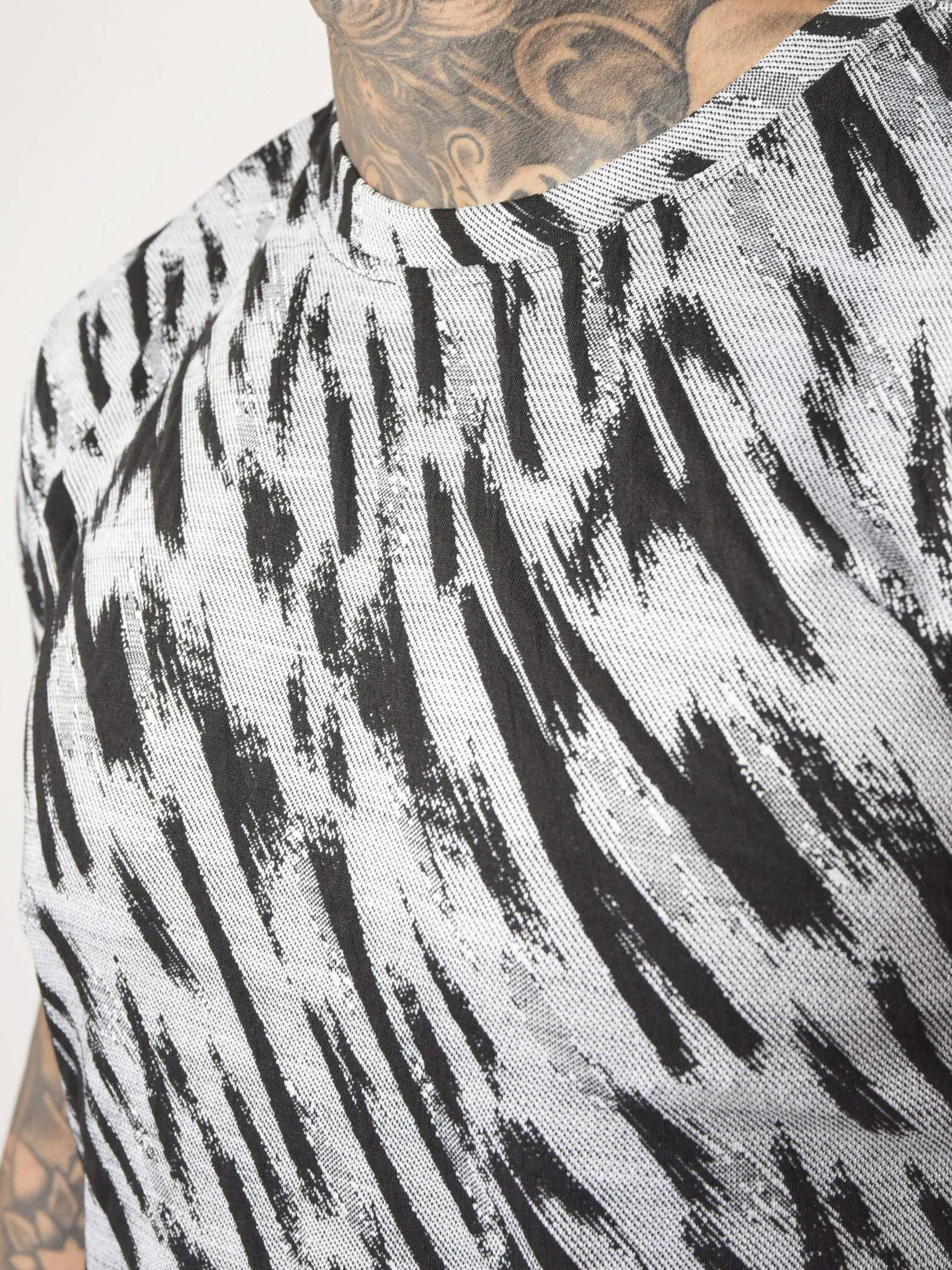 Camiseta con estampado gráfico de cebra