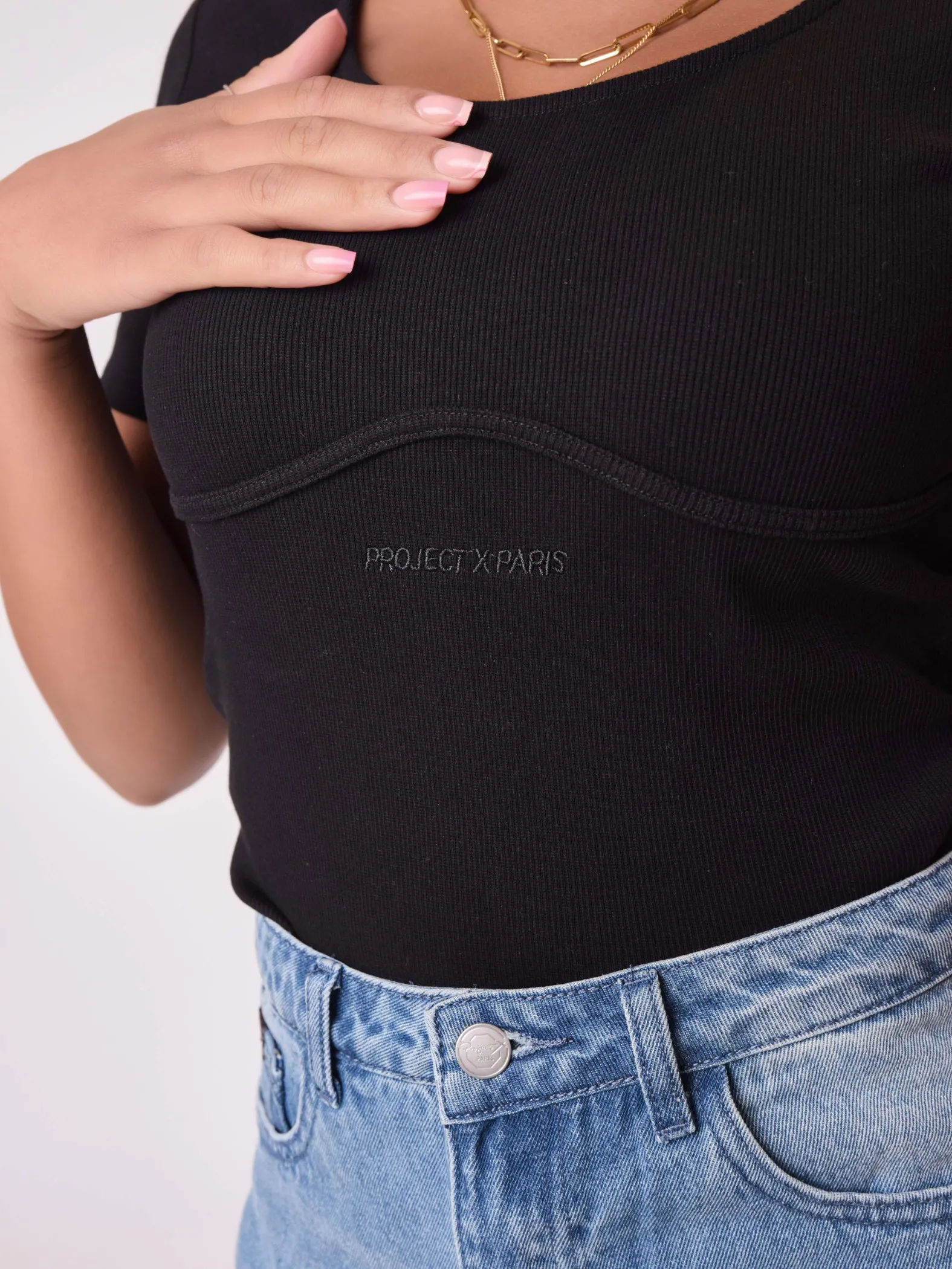 Camiseta con logotipo