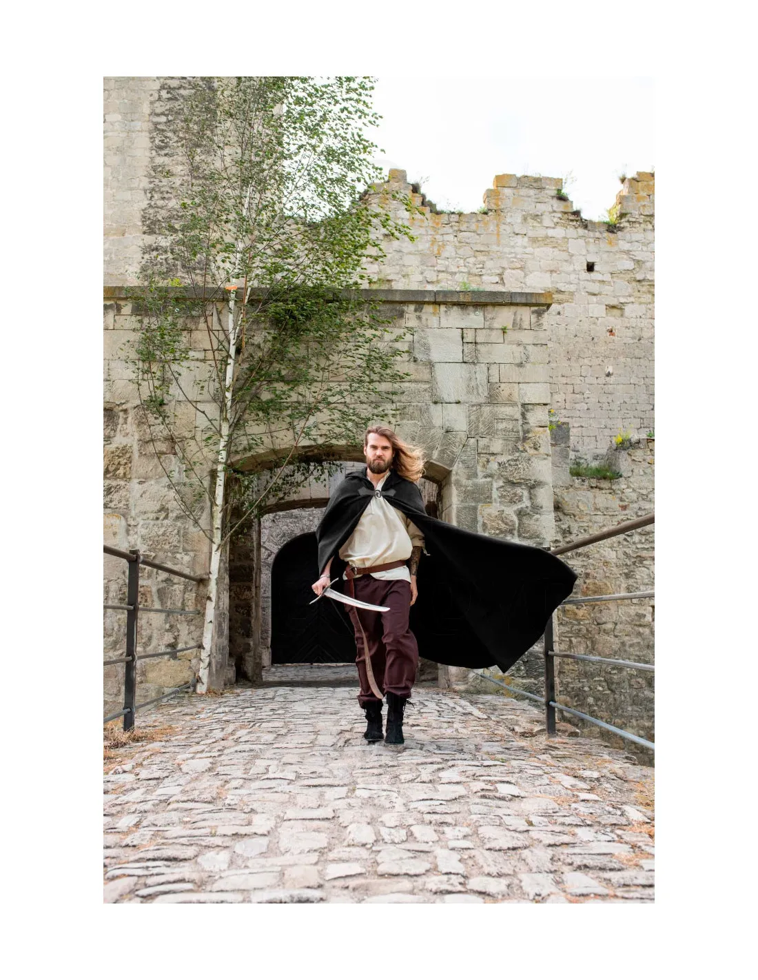 Capa medieval de lana modelo Tjark, color negro