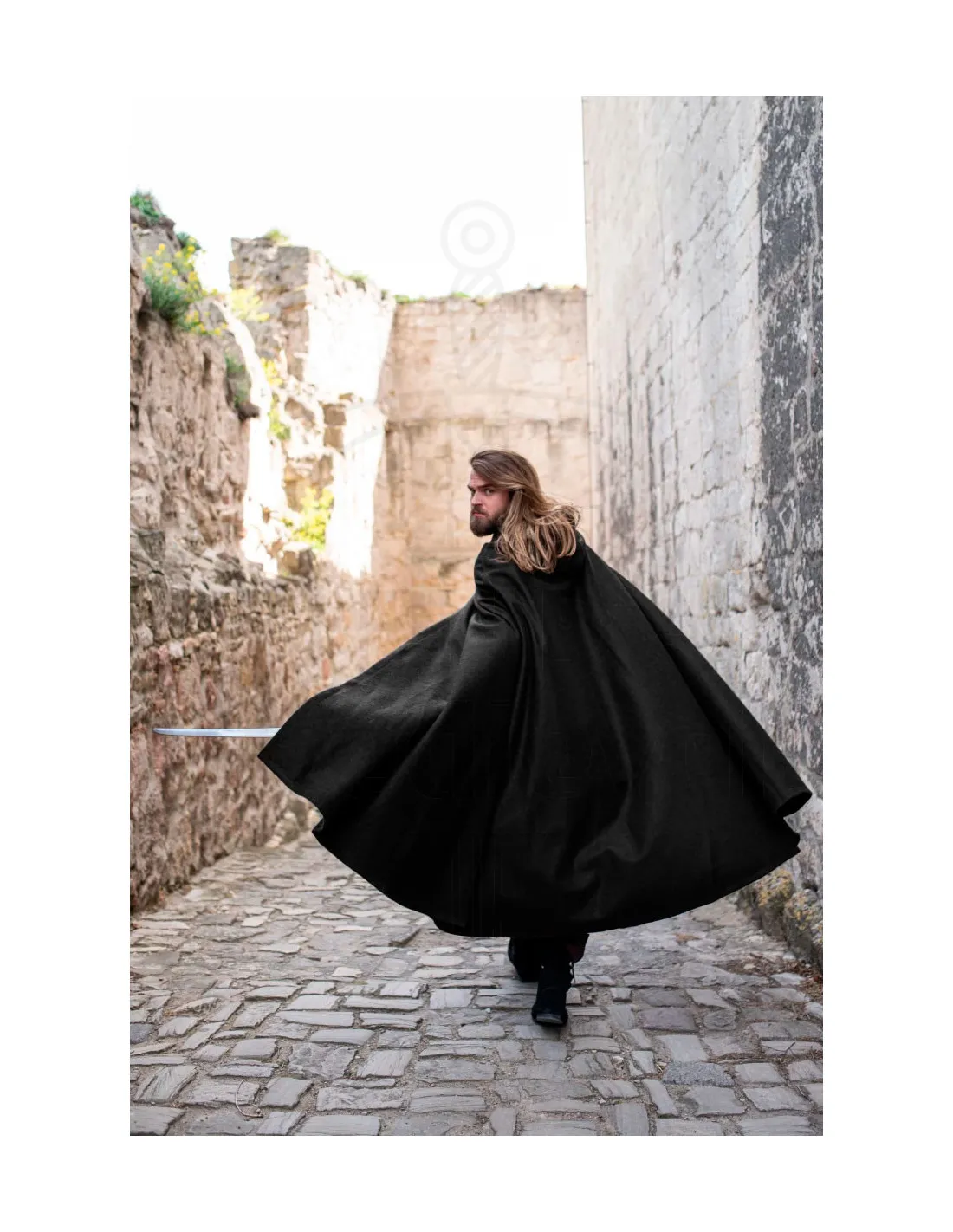 Capa medieval de lana modelo Tjark, color negro