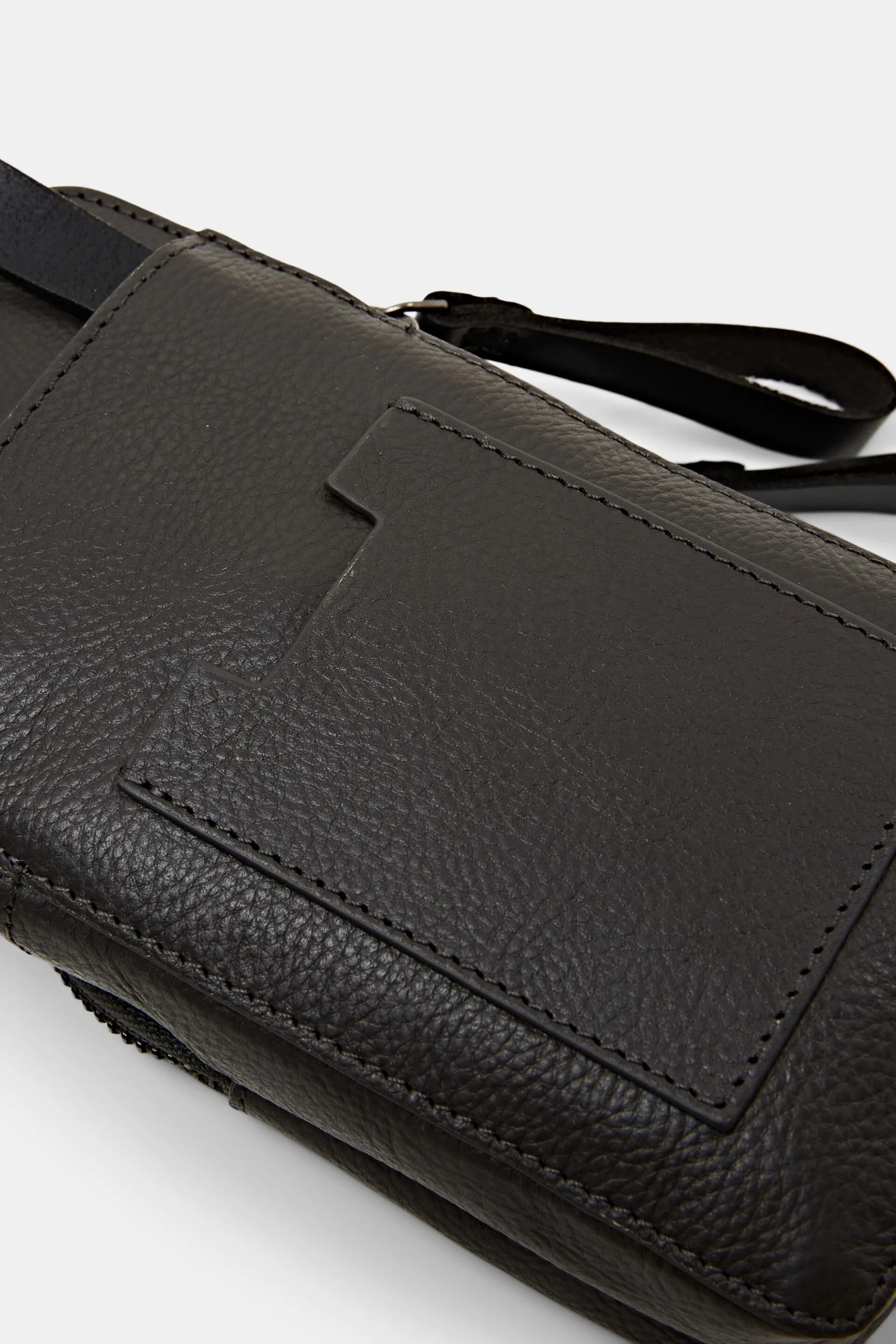 Funda bandolera de piel para el móvil