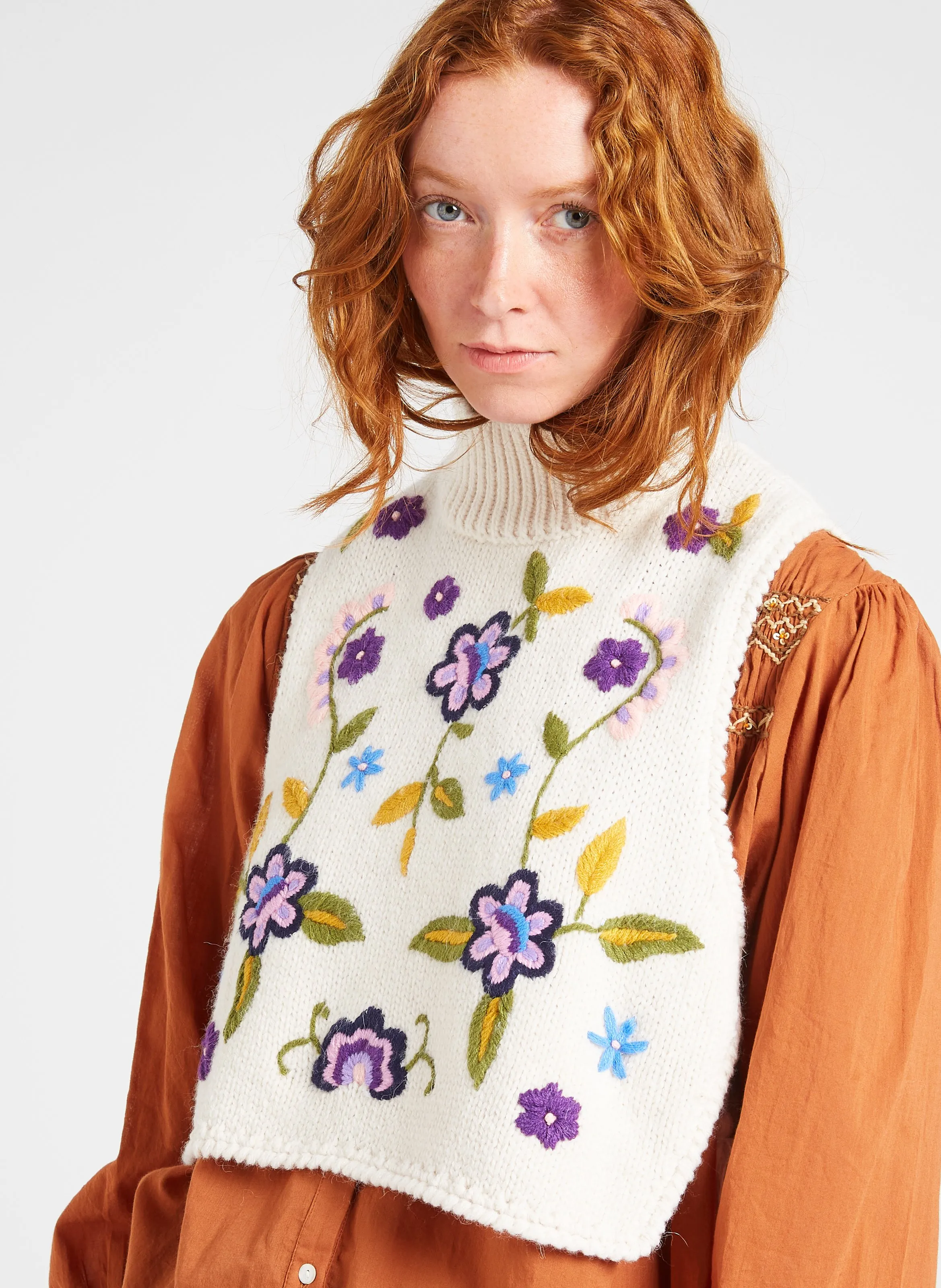 LOUISE MISHA SOAN  CHAQUETA CON CUELLO ALTO EN BEIGE