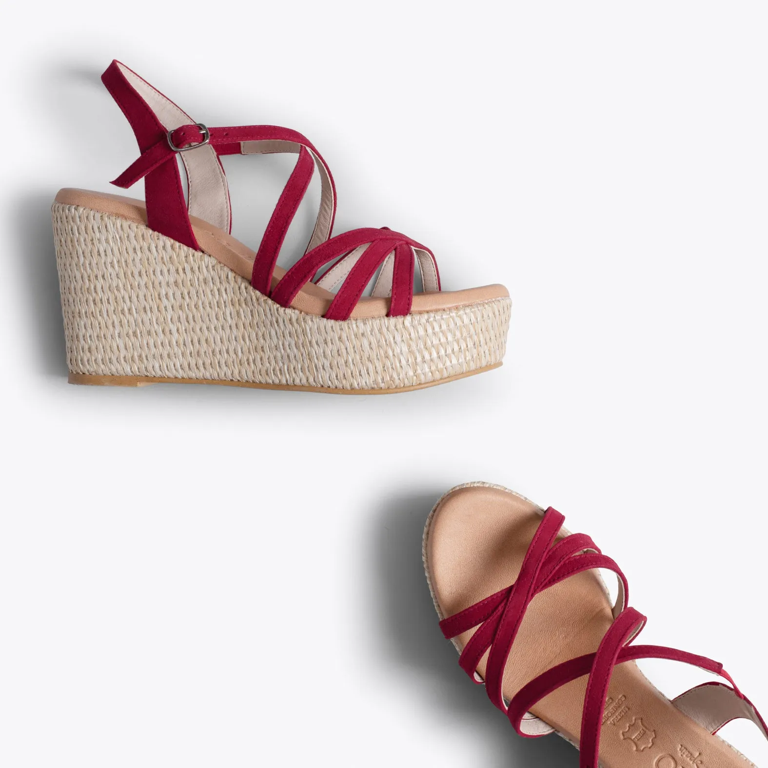 MICONOS Cuña con plataforma de rafia y tiras cruzadas ROJO