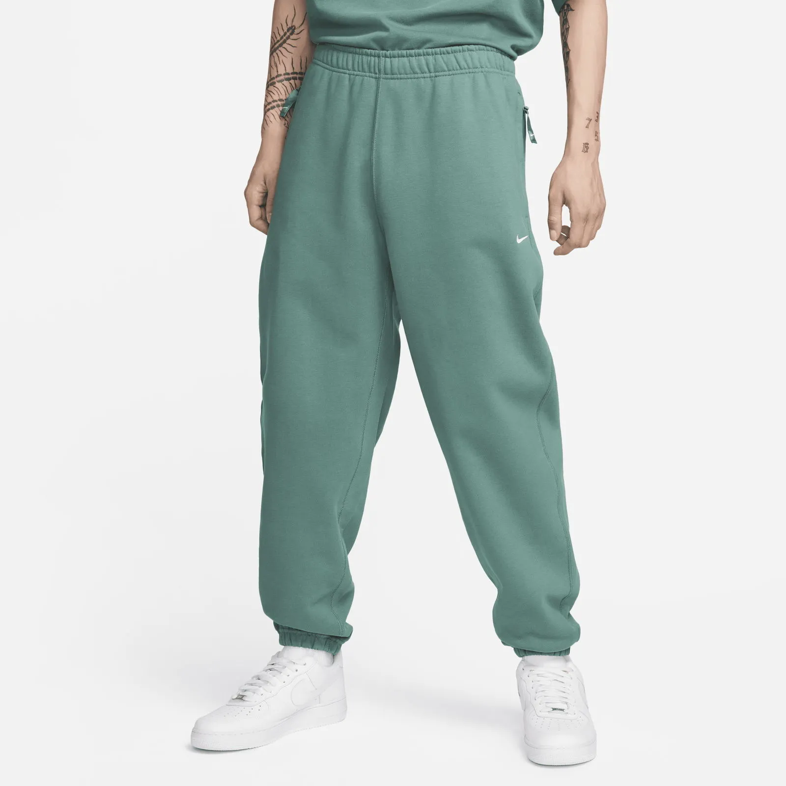 Nike Solo Swoosh
