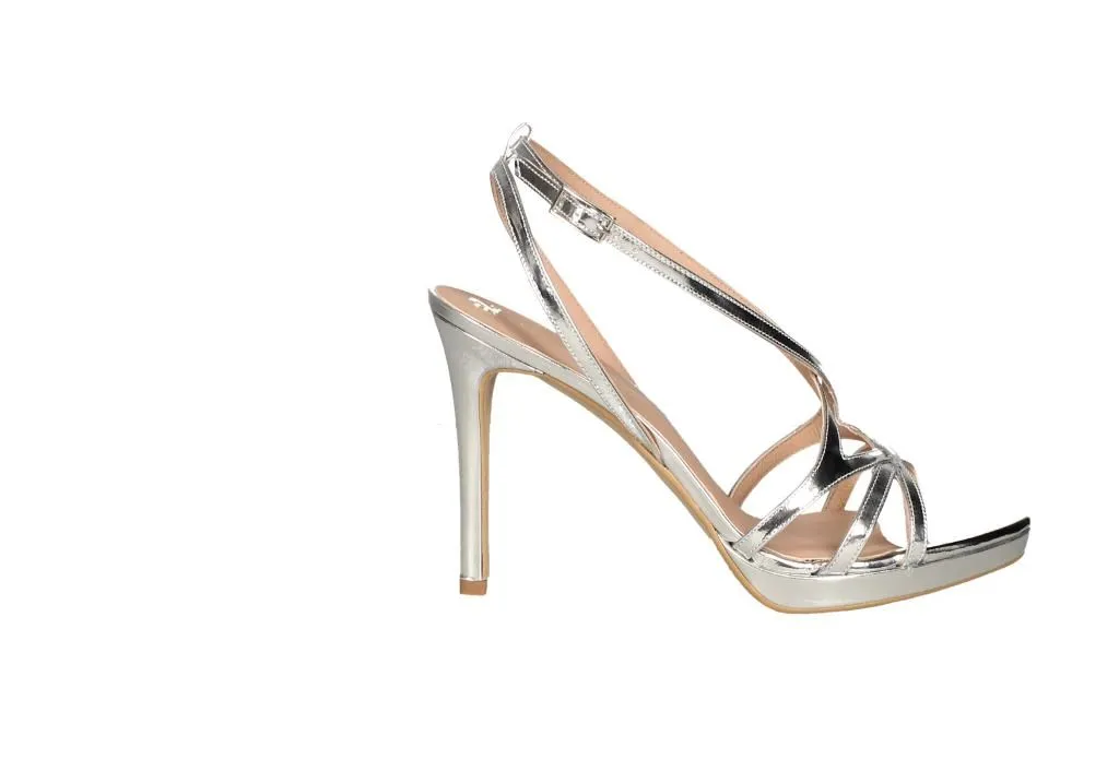 Sandalia Piel Glow Plata Empeine Tiras Cruzadas Tacon Alto