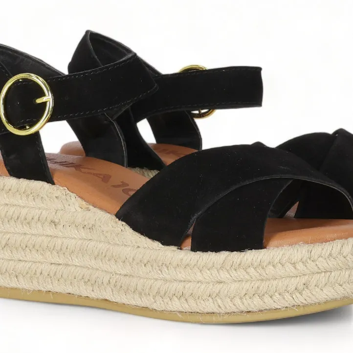 Sandalias plataformas Chika 10 negras con bandas cruzadas y ligera cuña