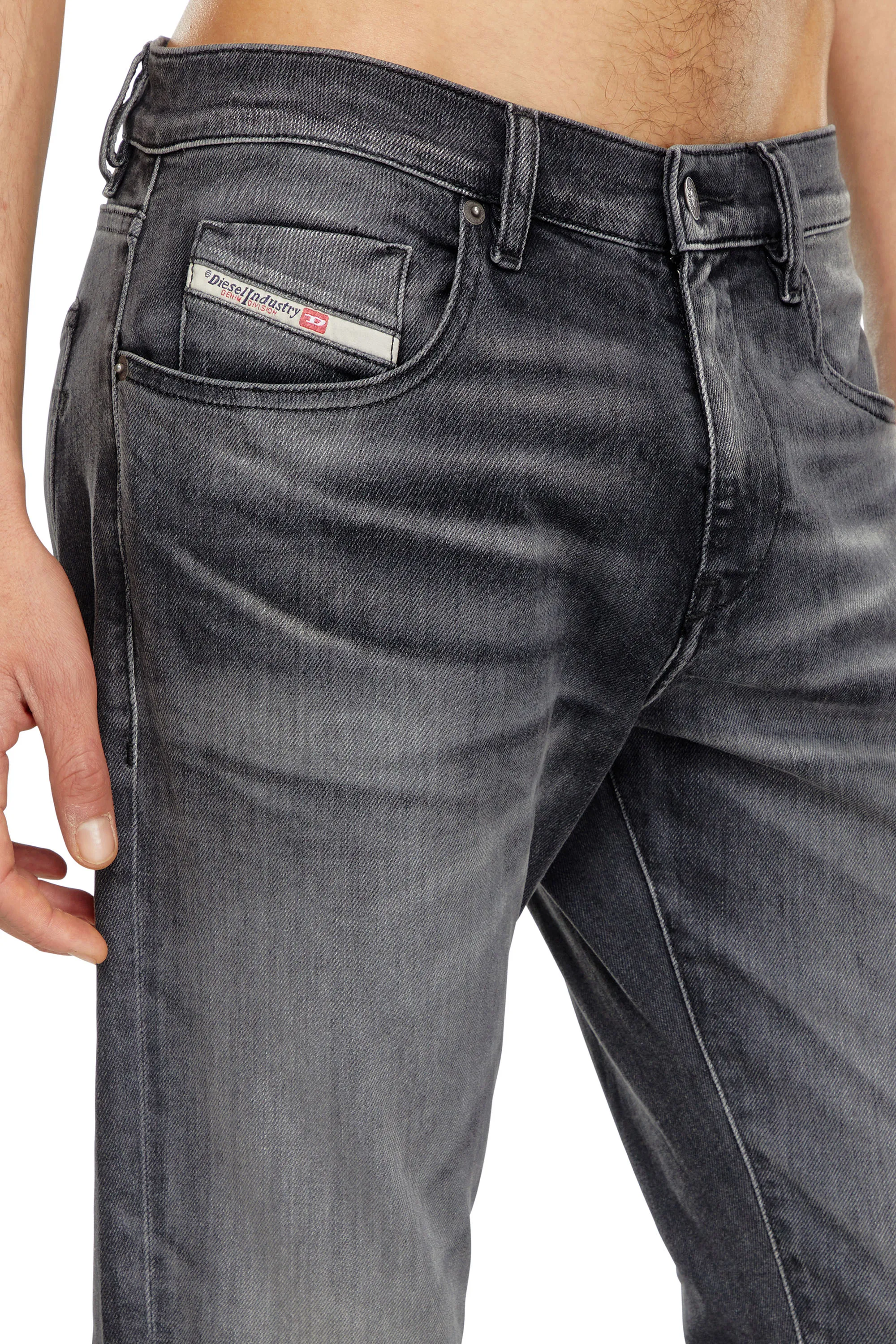 SLIM JEANS 2019 DSTRUKT 09J52