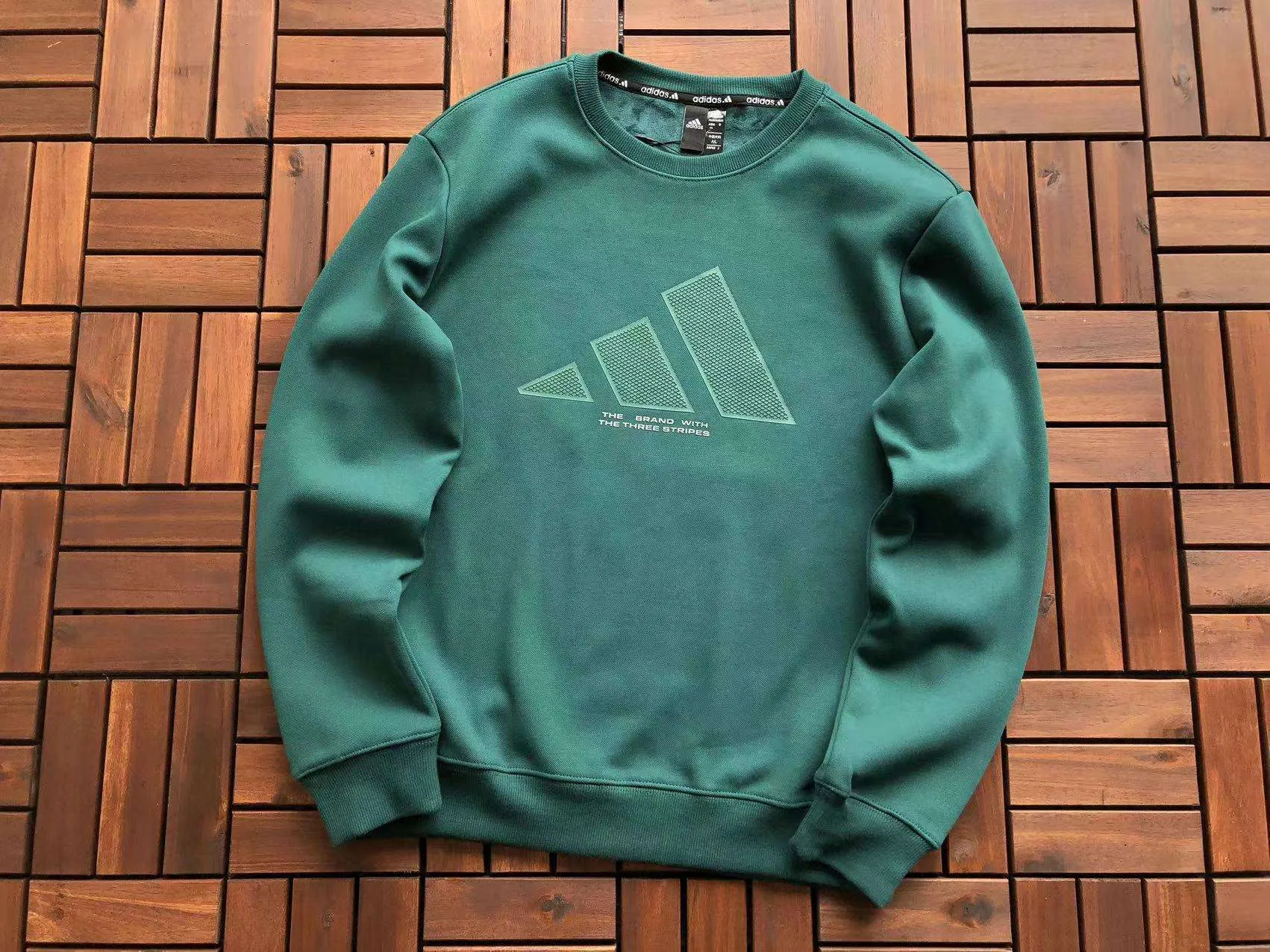 Sudadera Adidas sin Capucha Season 2024