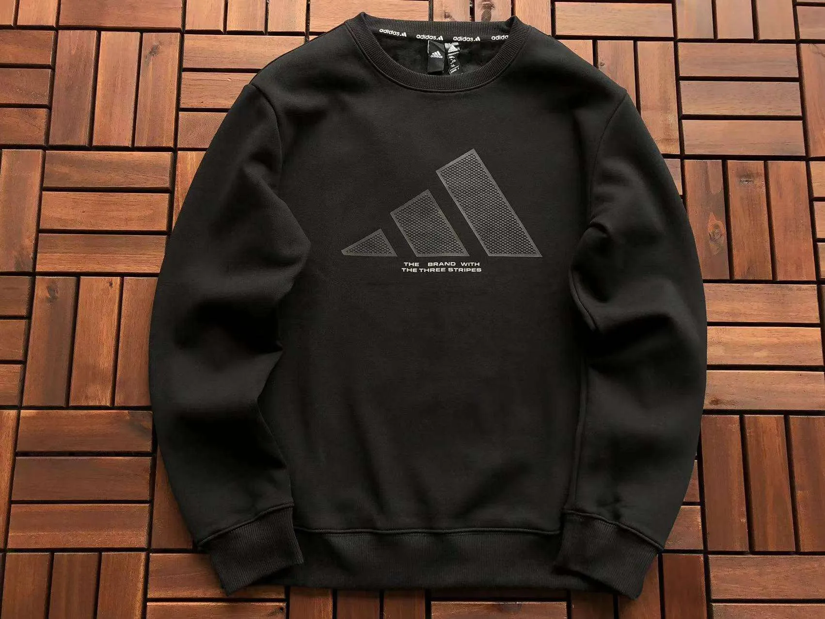 Sudadera Adidas sin Capucha Season 2024