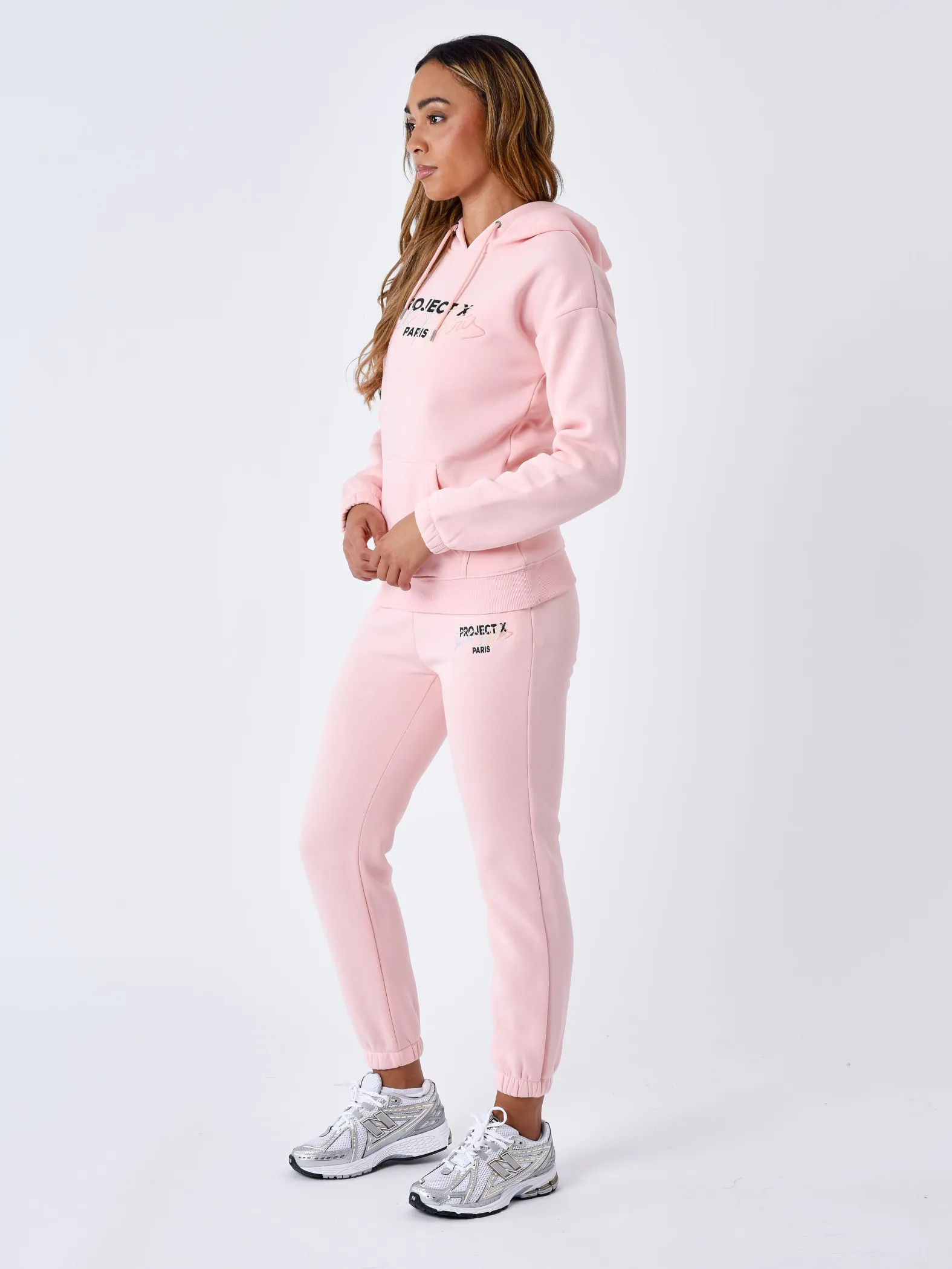 Sudadera con capucha bordada