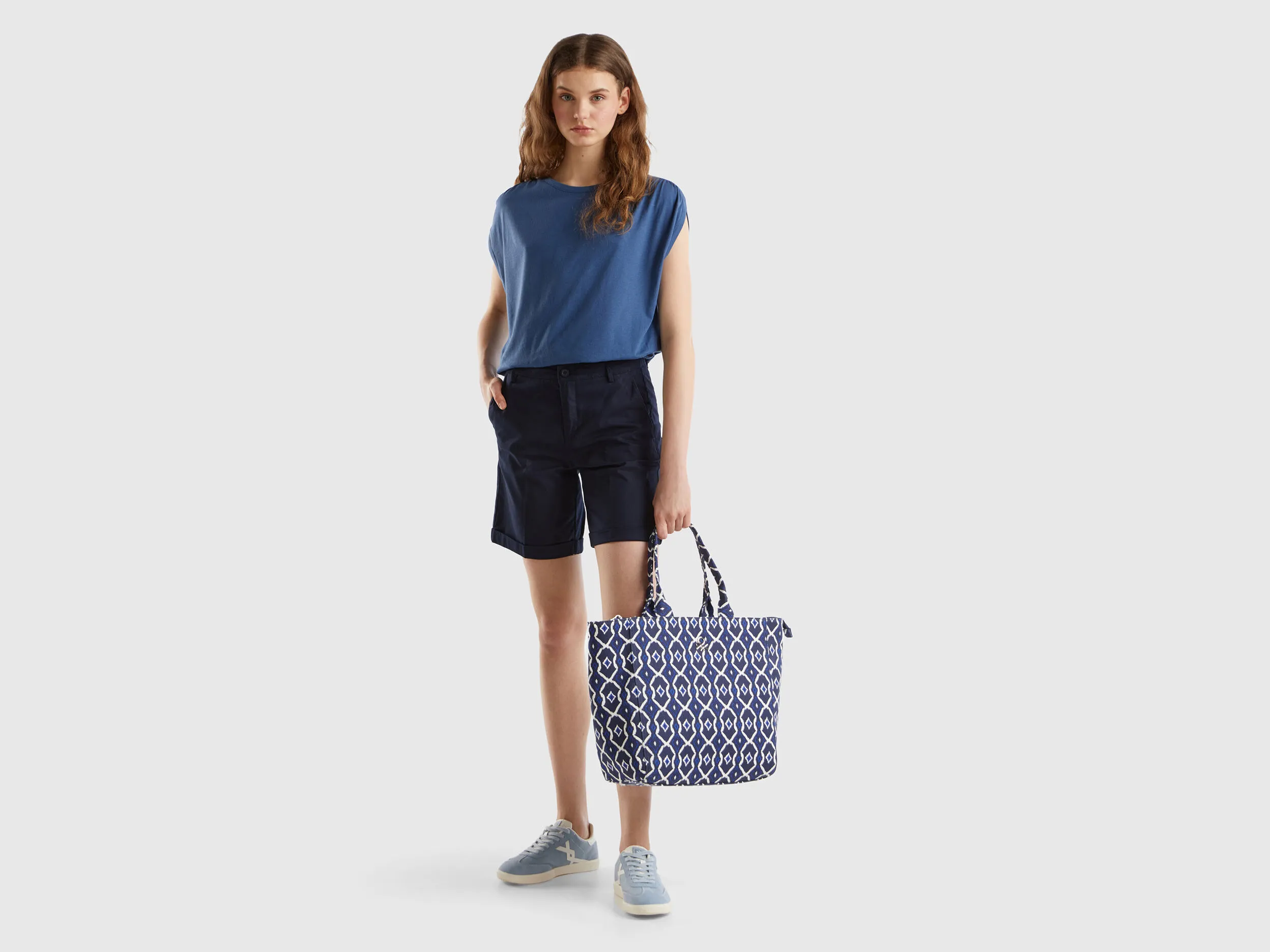 Tote bag con estampado geométrico