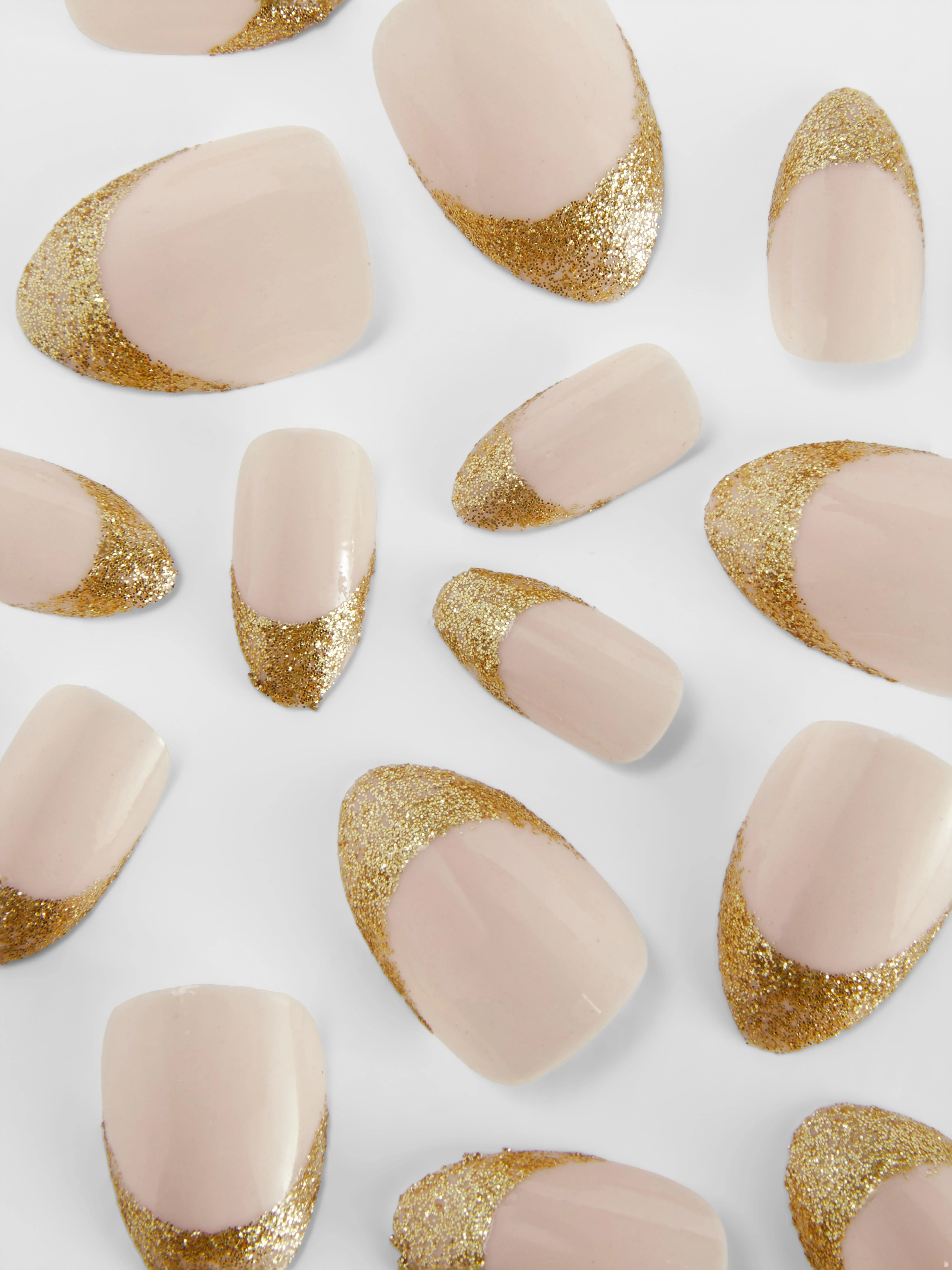 Uñas postizas con francesa metalizada de PS...
